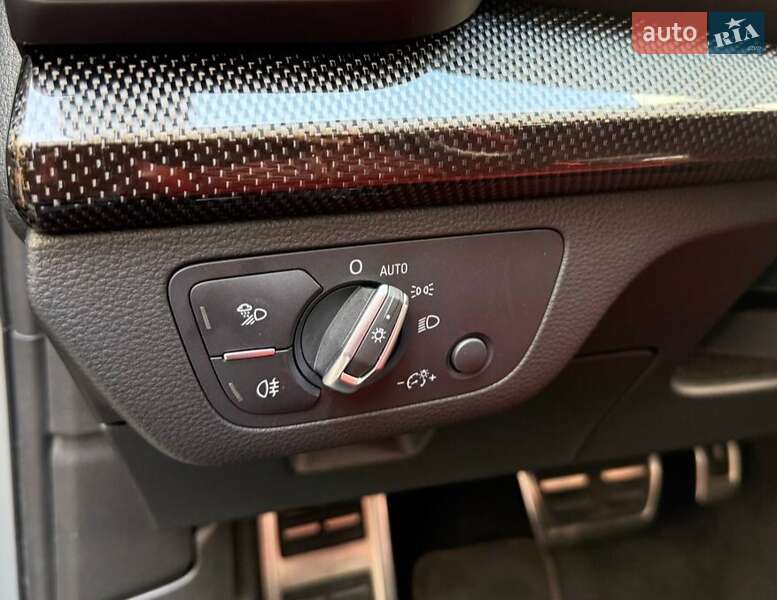 Позашляховик / Кросовер Audi SQ5 2019 в Києві