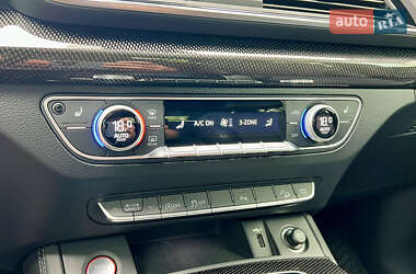 Позашляховик / Кросовер Audi SQ5 2021 в 