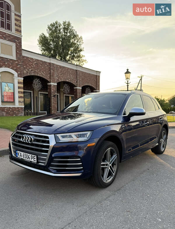 Внедорожник / Кроссовер Audi SQ5 2018 в 