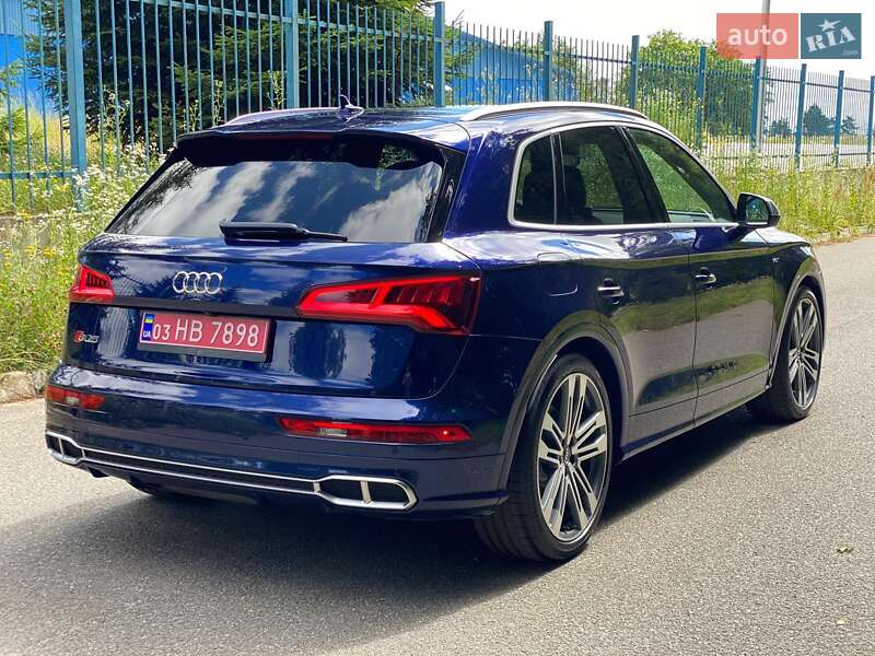 Внедорожник / Кроссовер Audi SQ5 2017 в Киеве