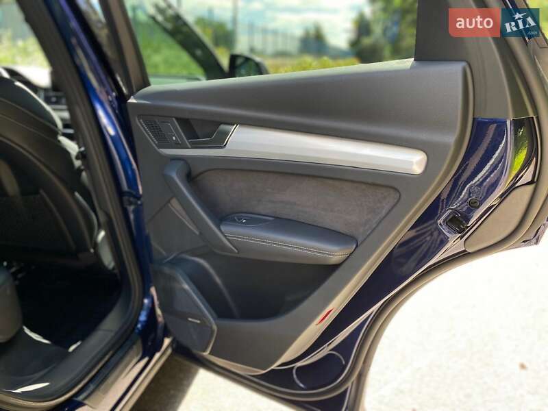 Внедорожник / Кроссовер Audi SQ5 2017 в Киеве