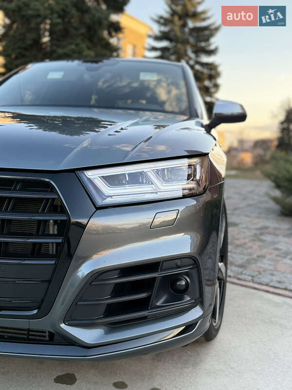 Внедорожник / Кроссовер Audi SQ5 2018 в Коростене