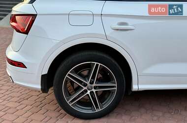 Внедорожник / Кроссовер Audi SQ5 2018 в 