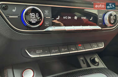 Внедорожник / Кроссовер Audi SQ5 2020 в 