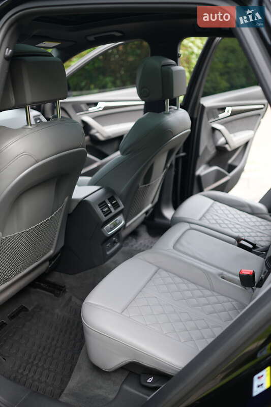 Внедорожник / Кроссовер Audi SQ5 2020 в Киеве
