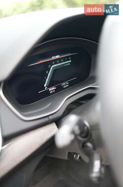 Внедорожник / Кроссовер Audi SQ5 2020 в 