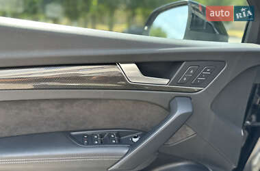 Внедорожник / Кроссовер Audi SQ5 2018 в 