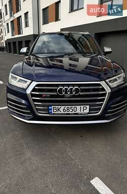 Внедорожник / Кроссовер Audi SQ5 2017 в 