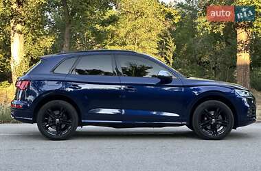 Внедорожник / Кроссовер Audi SQ5 2017 в 