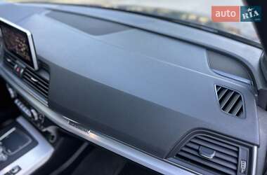 Внедорожник / Кроссовер Audi SQ5 2017 в 