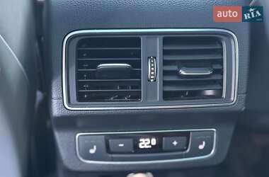 Внедорожник / Кроссовер Audi SQ5 2017 в 