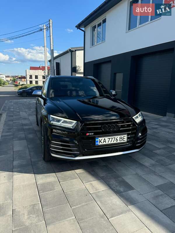 Внедорожник / Кроссовер Audi SQ5 2018 в 