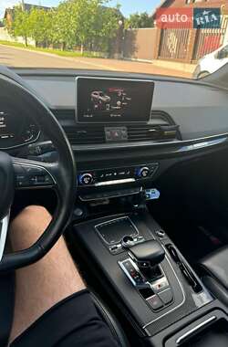 Внедорожник / Кроссовер Audi SQ5 2018 в 