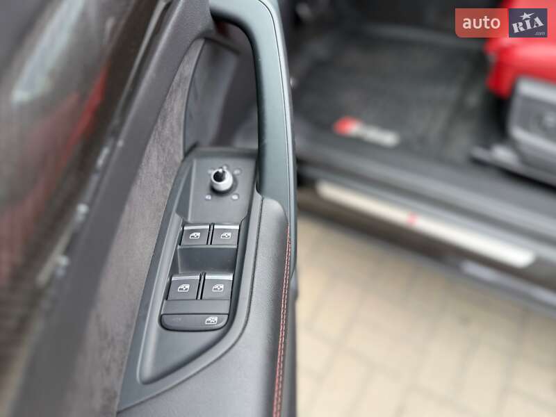 Внедорожник / Кроссовер Audi SQ5 2018 в Киеве