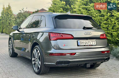 Внедорожник / Кроссовер Audi SQ5 2019 в 