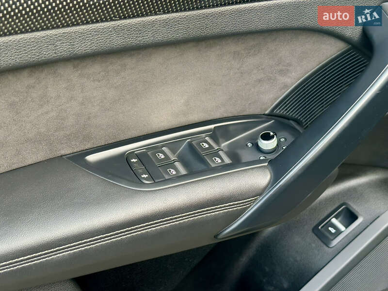 Внедорожник / Кроссовер Audi SQ5 2019 в Одессе