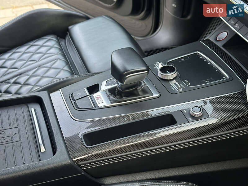 Внедорожник / Кроссовер Audi SQ5 2019 в Одессе