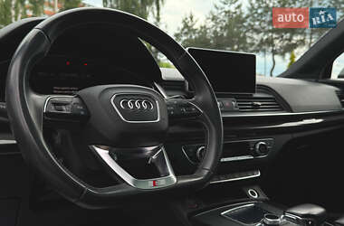 Позашляховик / Кросовер Audi SQ5 2017 в 