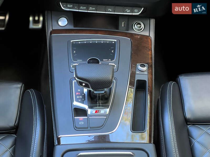 Внедорожник / Кроссовер Audi SQ5 2018 в Одессе