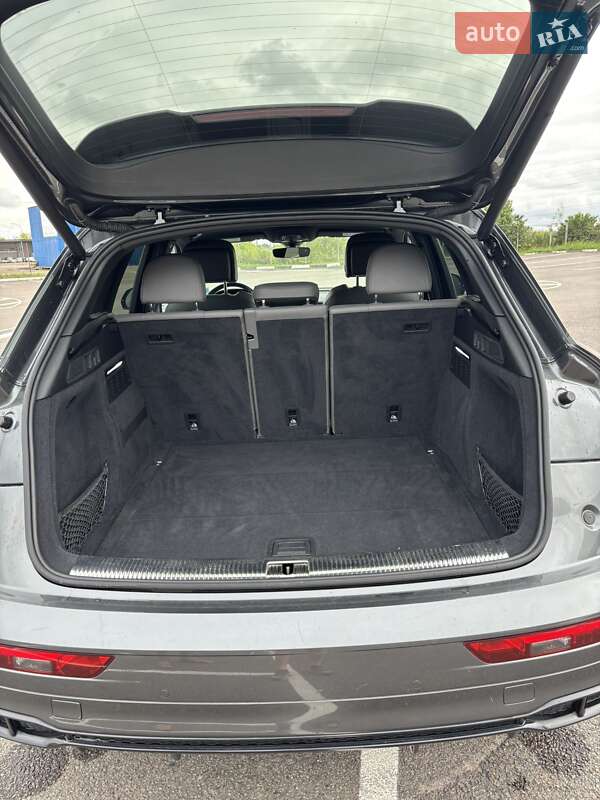 Внедорожник / Кроссовер Audi SQ5 2020 в Ровно