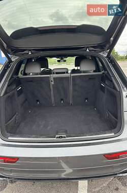 Внедорожник / Кроссовер Audi SQ5 2020 в 
