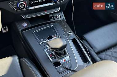 Внедорожник / Кроссовер Audi SQ5 2019 в 