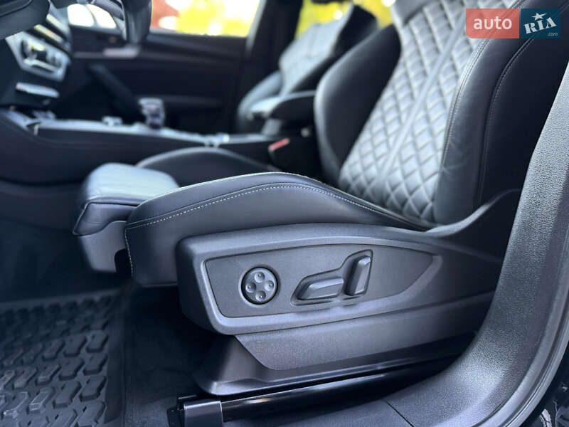 Внедорожник / Кроссовер Audi SQ5 2018 в Львове