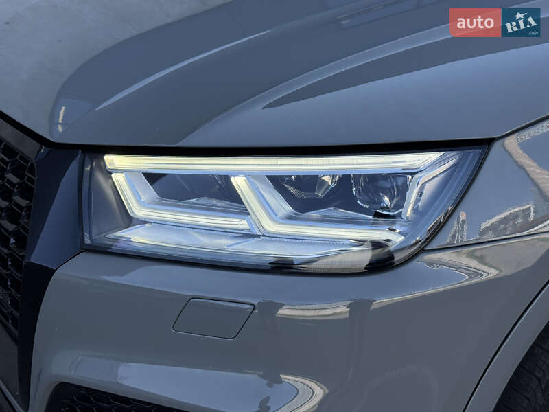 Внедорожник / Кроссовер Audi SQ5 2019 в Киеве