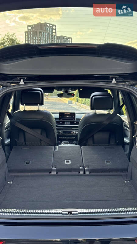 Позашляховик / Кросовер Audi SQ5 2017 в Дніпрі