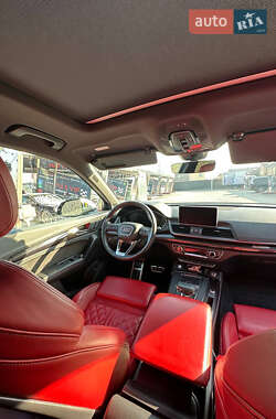 Внедорожник / Кроссовер Audi SQ5 2019 в 