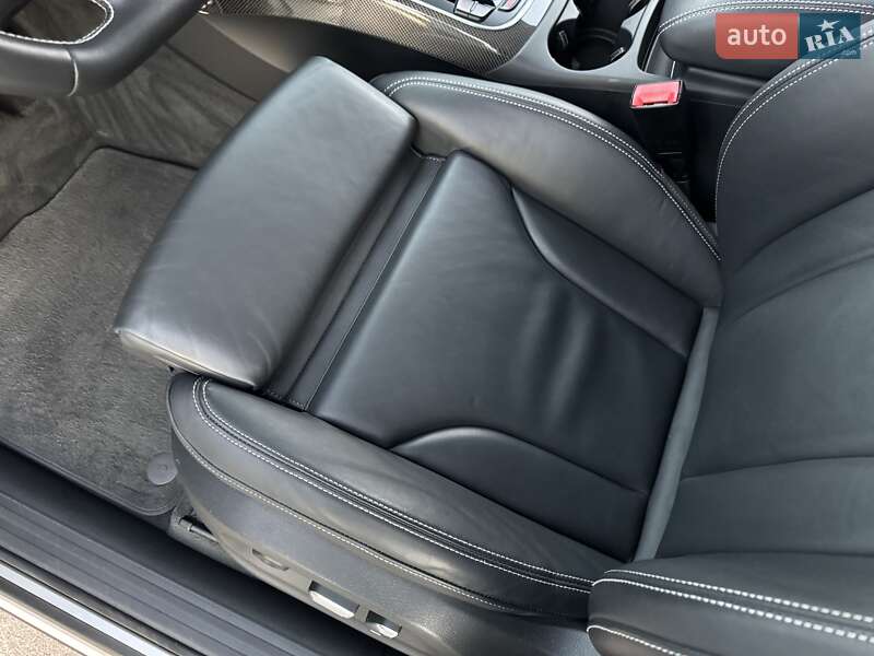 Внедорожник / Кроссовер Audi SQ5 2015 в Киеве