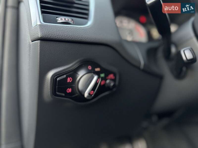 Внедорожник / Кроссовер Audi SQ5 2015 в Киеве