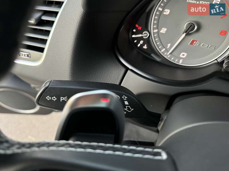 Внедорожник / Кроссовер Audi SQ5 2015 в Киеве