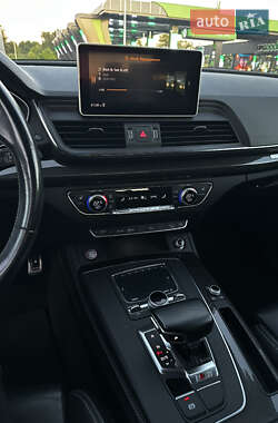 Внедорожник / Кроссовер Audi SQ5 2017 в 