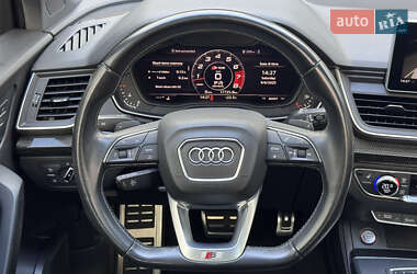 Внедорожник / Кроссовер Audi SQ5 2017 в 