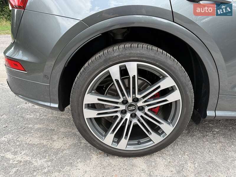 Внедорожник / Кроссовер Audi SQ5 2018 в Киеве