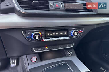 Внедорожник / Кроссовер Audi SQ5 2017 в 