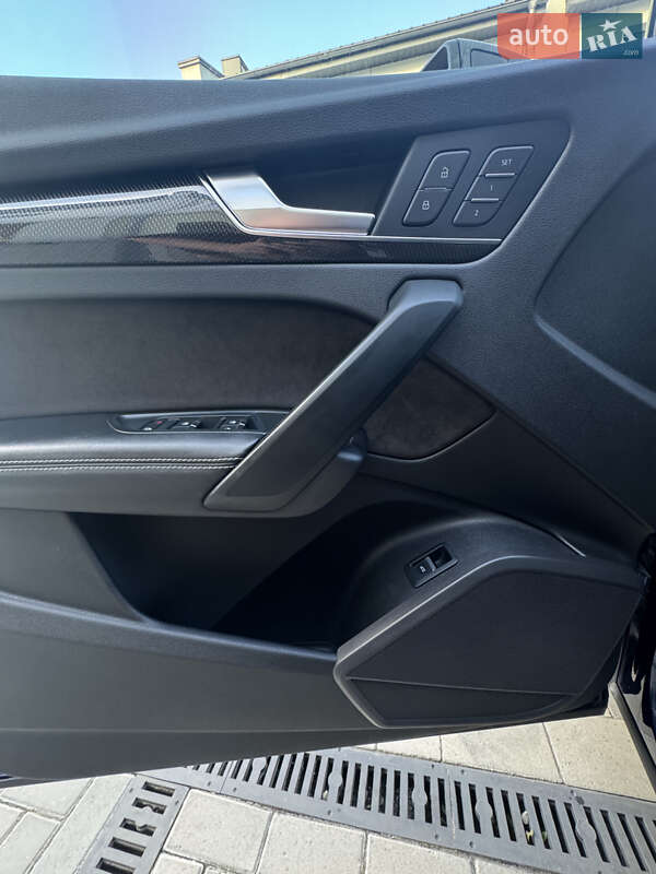 Внедорожник / Кроссовер Audi SQ5 2017 в Ивано-Франковске