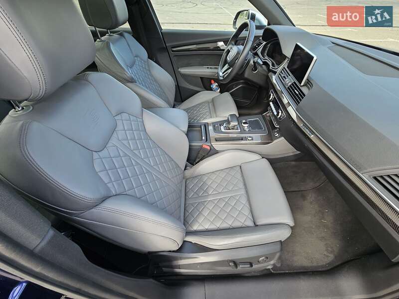 Внедорожник / Кроссовер Audi SQ5 2018 в Киеве