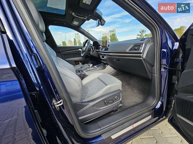 Внедорожник / Кроссовер Audi SQ5 2018 в Киеве