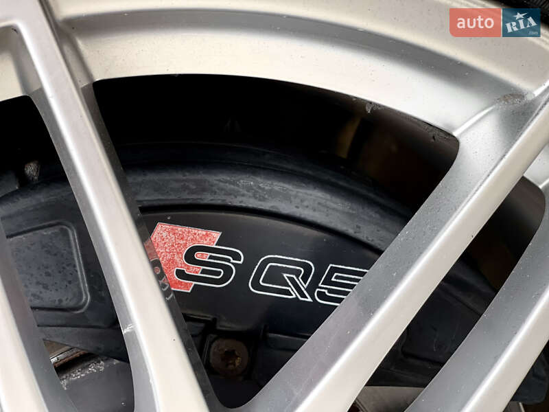 Внедорожник / Кроссовер Audi SQ5 2013 в Киеве