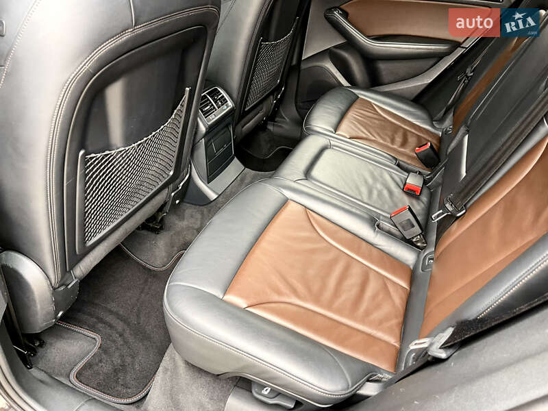 Внедорожник / Кроссовер Audi SQ5 2013 в Киеве