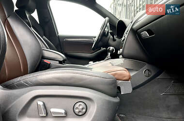 Внедорожник / Кроссовер Audi SQ5 2013 в 