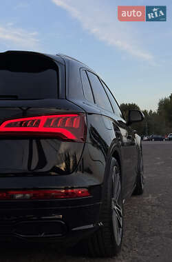 Внедорожник / Кроссовер Audi SQ5 2017 в 