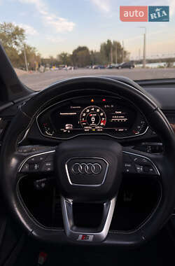 Внедорожник / Кроссовер Audi SQ5 2017 в 