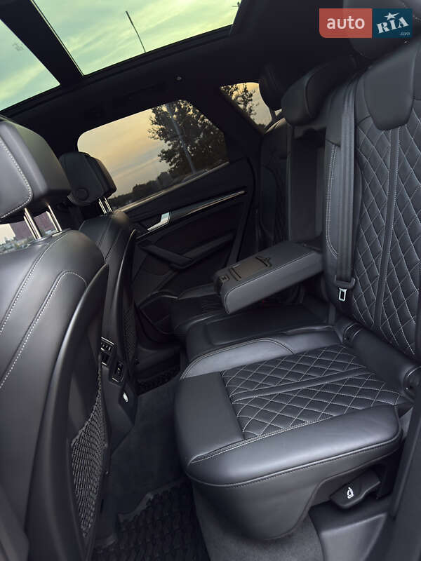 Внедорожник / Кроссовер Audi SQ5 2017 в Киеве