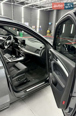 Внедорожник / Кроссовер Audi SQ5 2020 в 