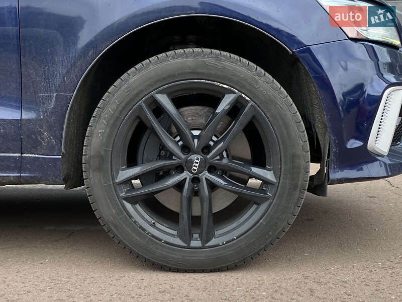 Внедорожник / Кроссовер Audi SQ5 2013 в Киеве