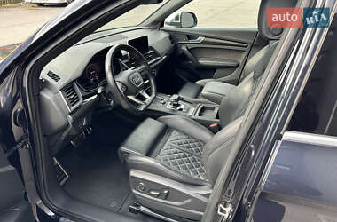 Внедорожник / Кроссовер Audi SQ5 2017 в 