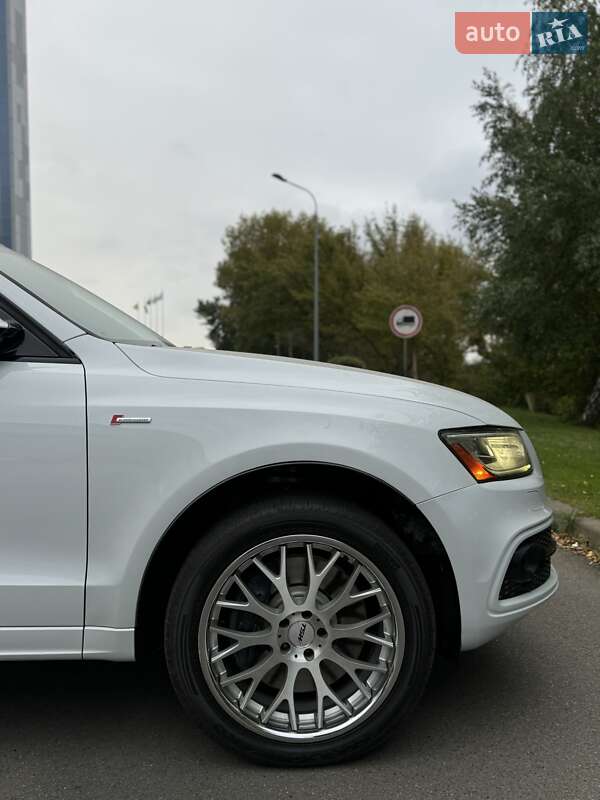 Внедорожник / Кроссовер Audi SQ5 2015 в Киеве